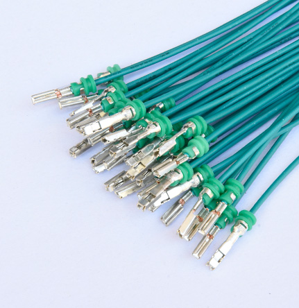 自动穿防水塞剥皮端子机（单线）